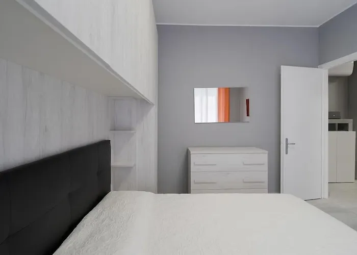 - Lucky - 2 Bedrooms & Comfort *